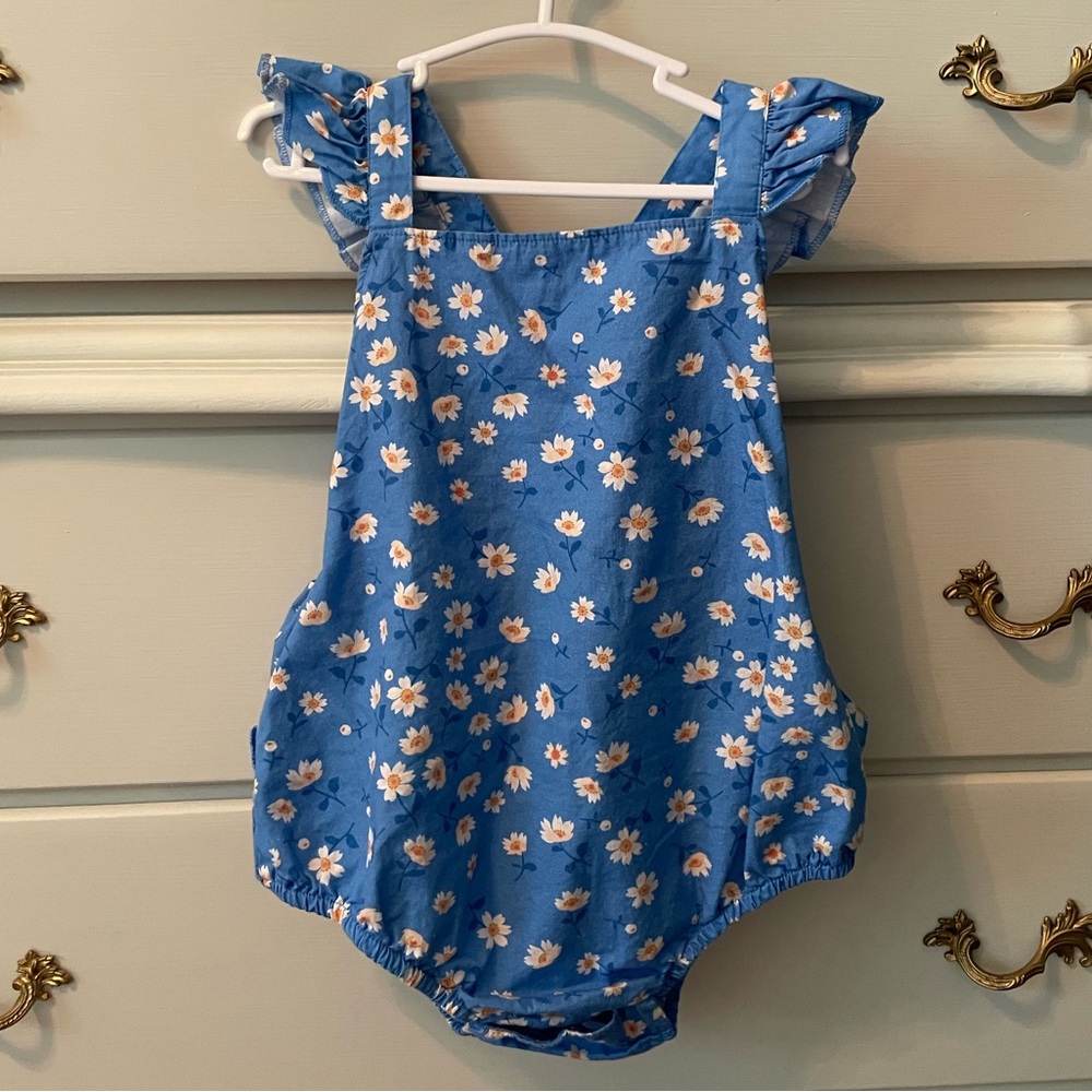POSH PEANUT - Colette ruffled bubble 18-24 EUC